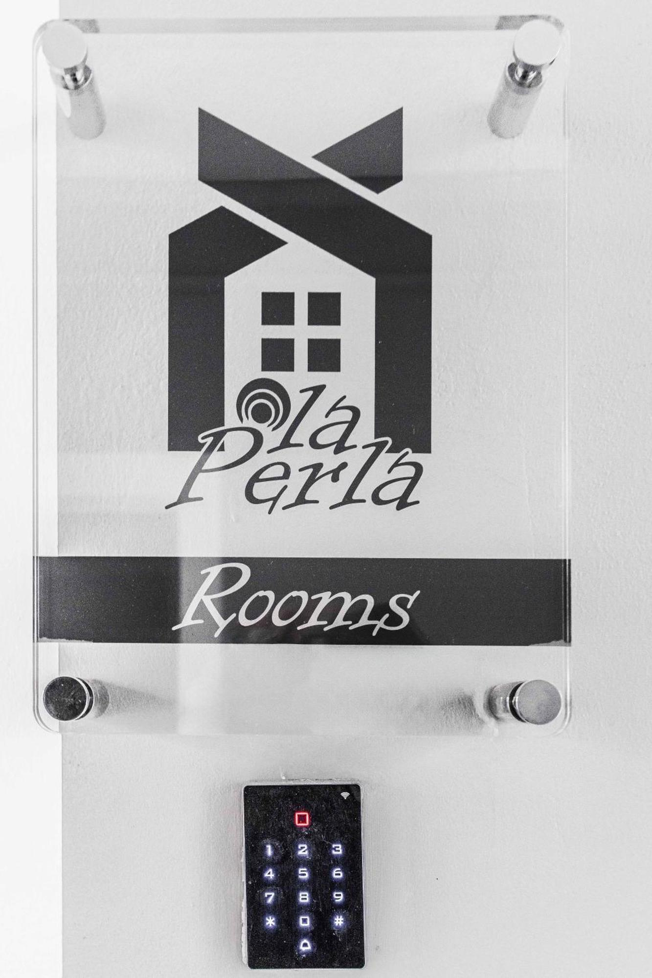 La Perla Rooms Saronno Exterior foto